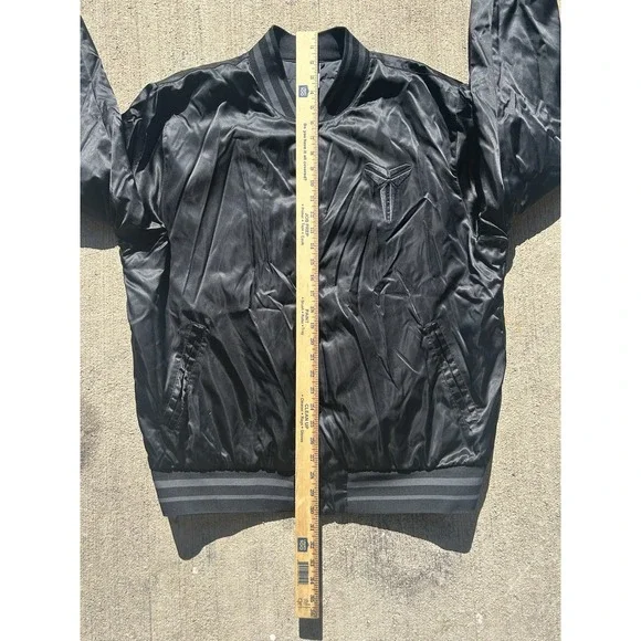 Nike LA Lakers Kobe Bryant Bomber Jacket Mens XL Black Mamba Hunt Or Be Hunted - Picture 16 of 16